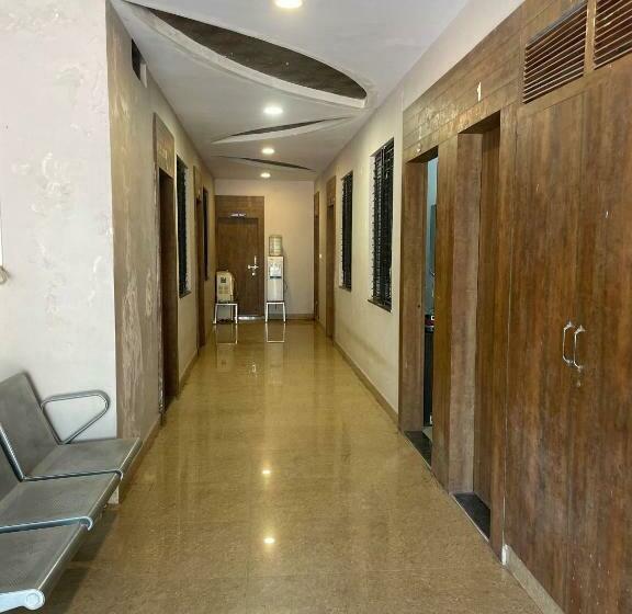Трехместный Номер Классика, Oyo 80950b Samrat Lodge