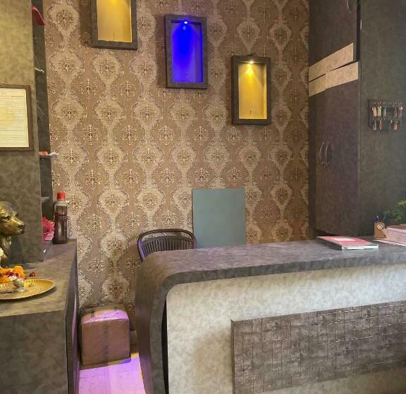 חדר קלאסי לשלושה, Oyo 80950b Samrat Lodge