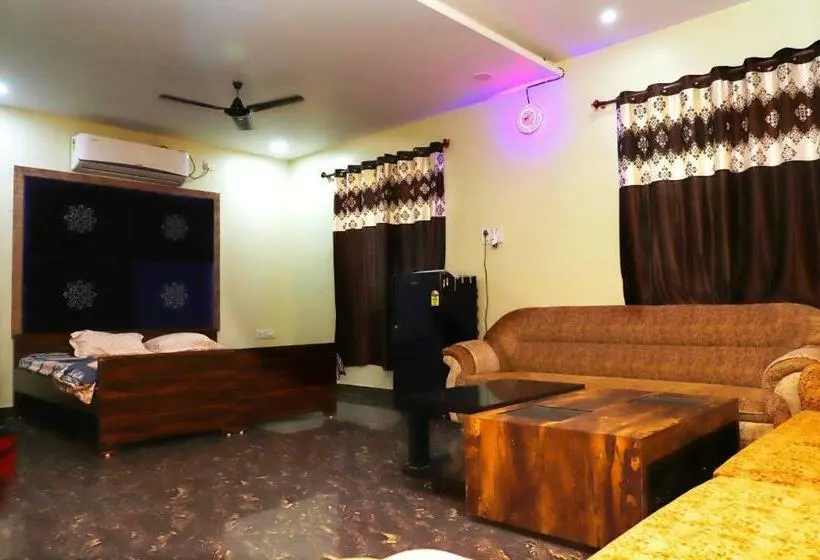 デラックストリプルルーム, Oyo 80950b Samrat Lodge