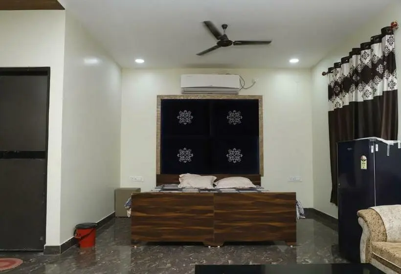 デラックストリプルルーム, Oyo 80950b Samrat Lodge