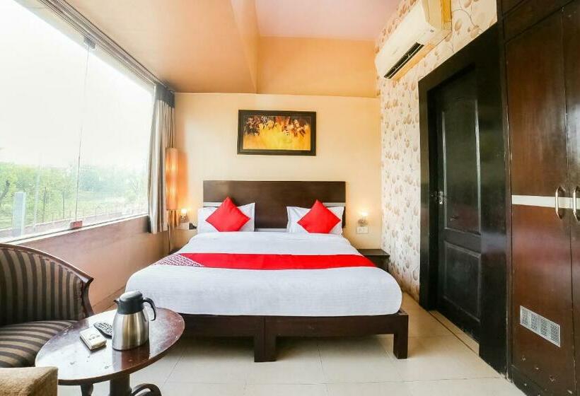 디럭스 룸, Collection O Ak Acacia Jazz Club