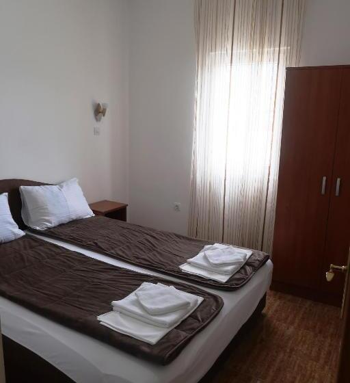 آپارتمان 1 خوابه با چشمانداز استخر, Apartments Maxi Katić