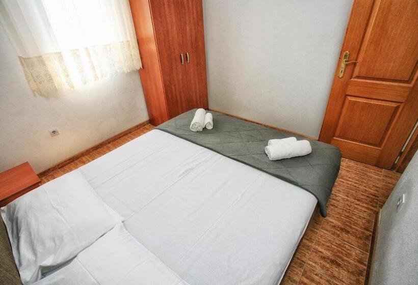 آپارتمان 1 خوابه با چشمانداز استخر, Apartments Maxi Katić