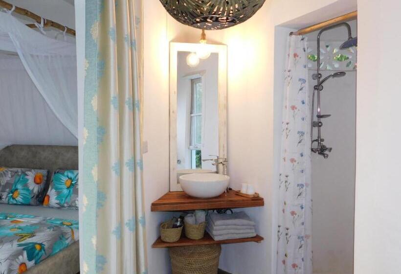 اتاق لوکس, Dama Villa