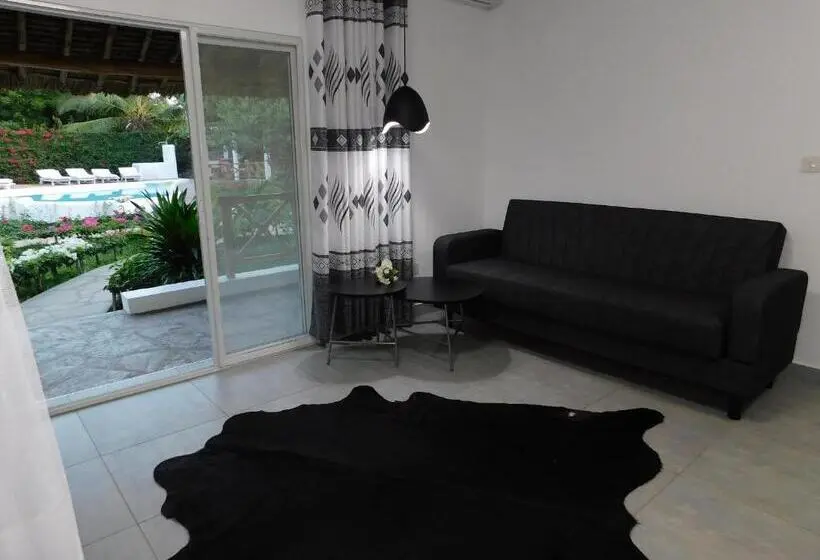 سوئیت با وان آب گرم, Dama Villa
