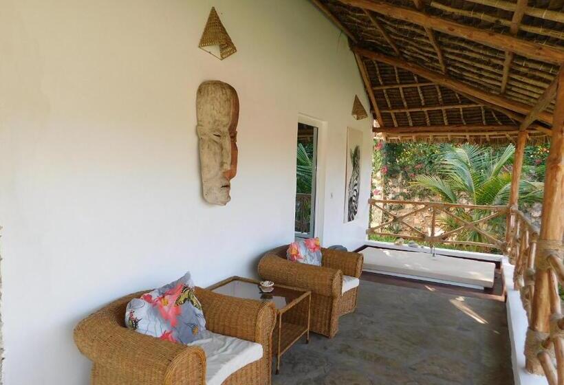 سوئیت با وان آب گرم, Dama Villa