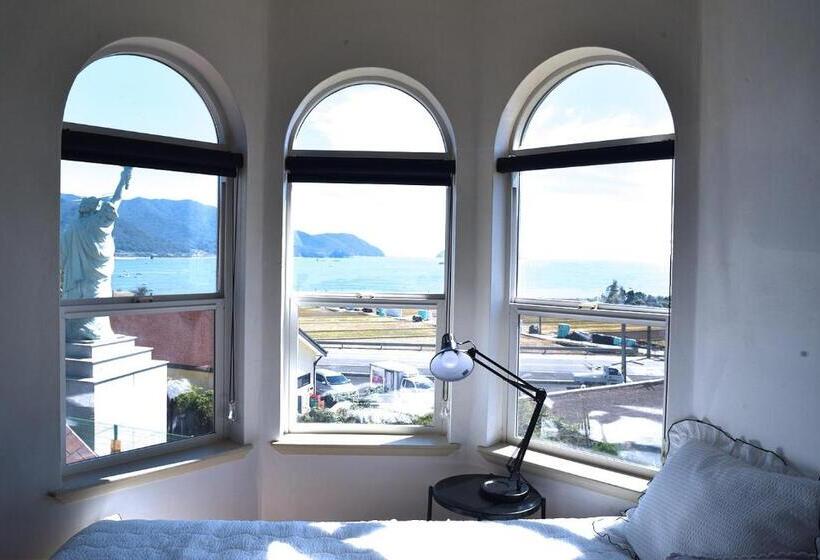 غرفة قياسية مطلّة علي البحر, Ever Rose Pension