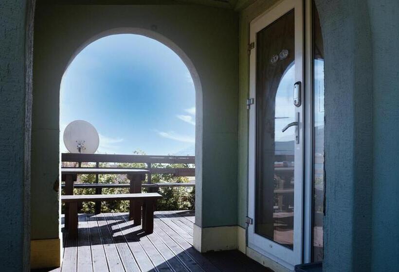 オーシャンビュースタンダードルームバルコニー付き, Ever Rose Pension