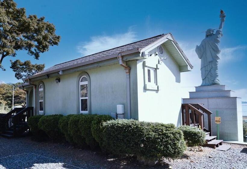 海景标准间带阳台, Ever Rose Pension