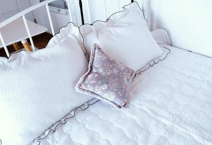 غرفة قياسية مطلّة علي البحر مزوَّدة بشُرفة, Ever Rose Pension