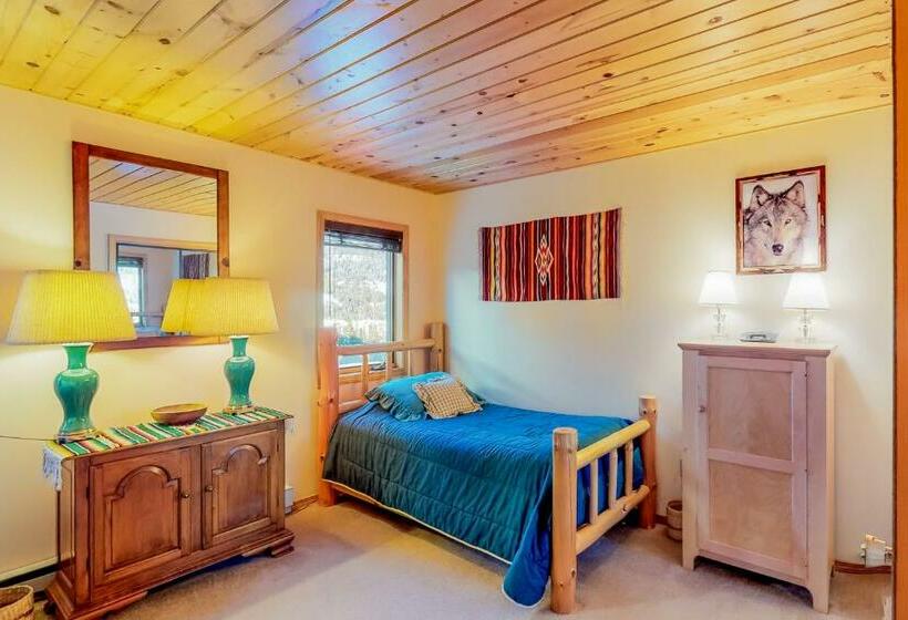 דירת חדר, Beaverhead 1424