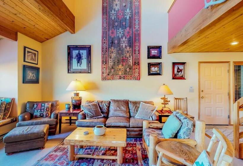 דירת חדר, Beaverhead 1424