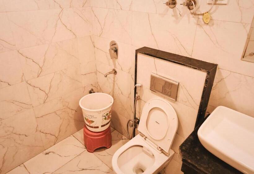 חדר משפחתי, Royal Tela Near Igi Airport Delhi