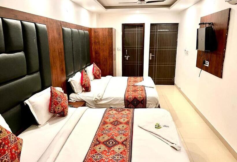 חדר משפחתי, Royal Tela Near Igi Airport Delhi
