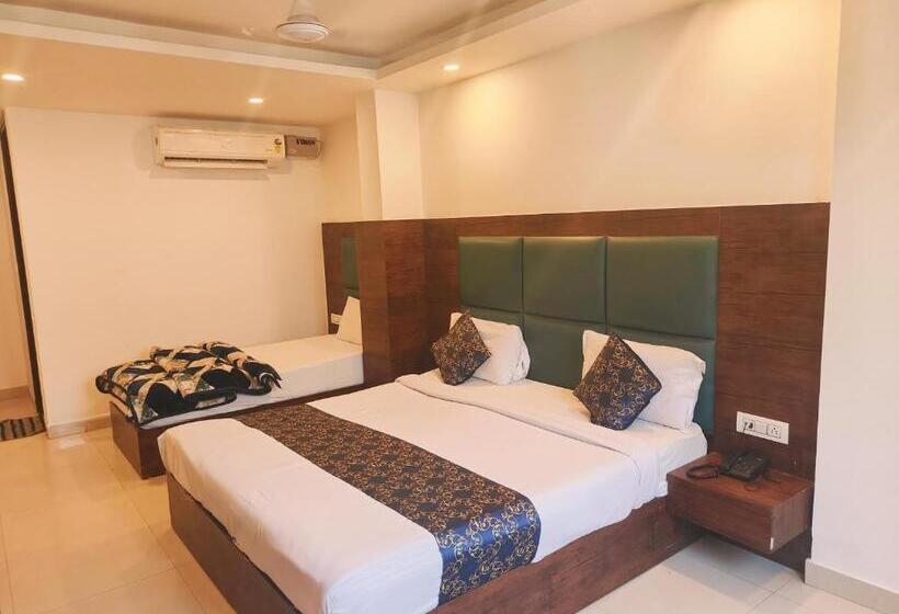 חדר סטנדרט לארבעה, Royal Tela Near Igi Airport Delhi