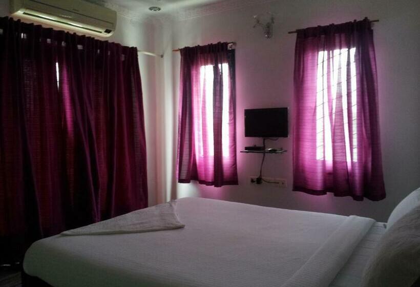 デラックスルーム, Roshini Serviced Apartments