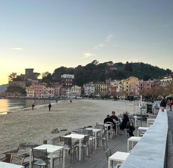 اتاق استاندارد, La Torretta A San Terenzo