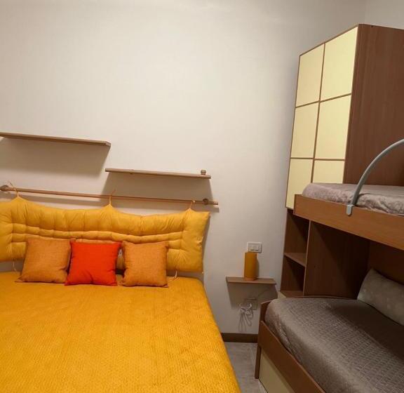 اتاق دوبلکس, La Torretta A San Terenzo