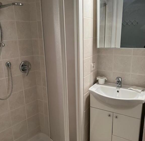 اتاق استاندارد, La Torretta A San Terenzo