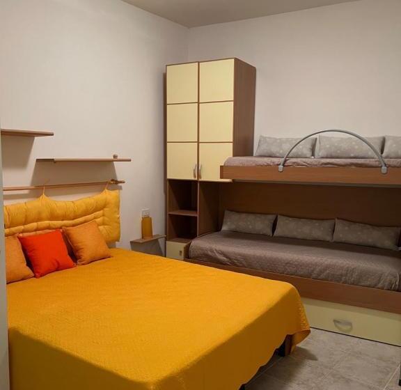 اتاق دوبلکس, La Torretta A San Terenzo