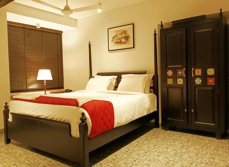 Номер Клуб, Napier Heritage By Velvet Hotels