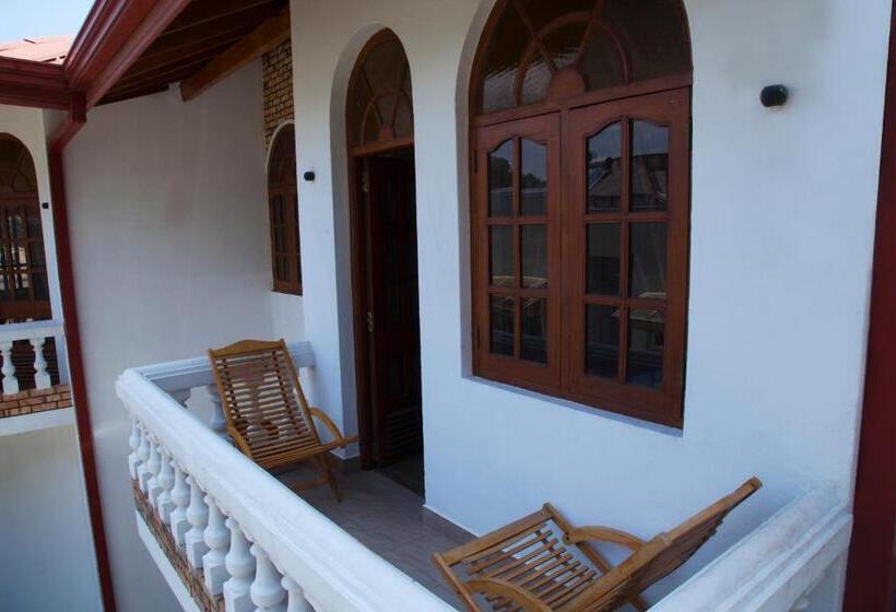 جناح عائلي, Kan̆du