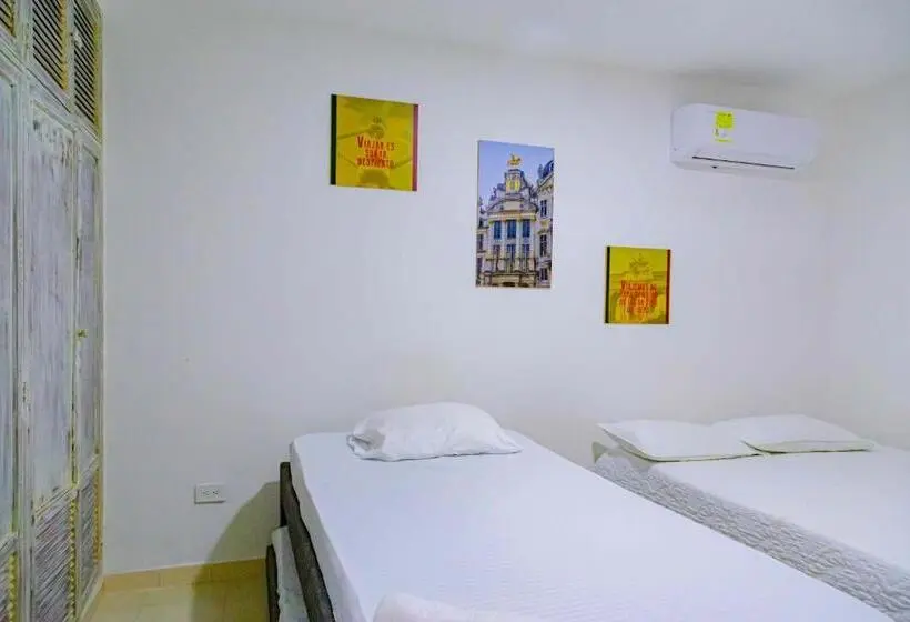 Economy Quadruple Room, Luna Cartagena Airport