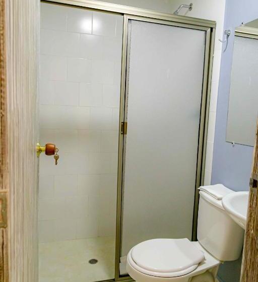 Economy Quadruple Room, Luna Cartagena Airport