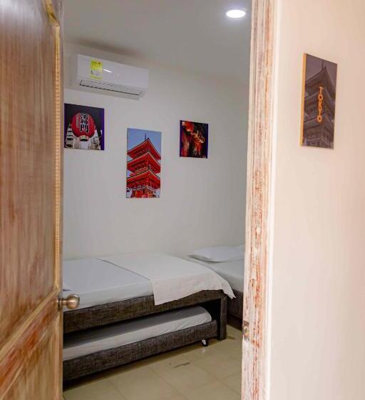 Economy Quadruple Room, Luna Cartagena Airport