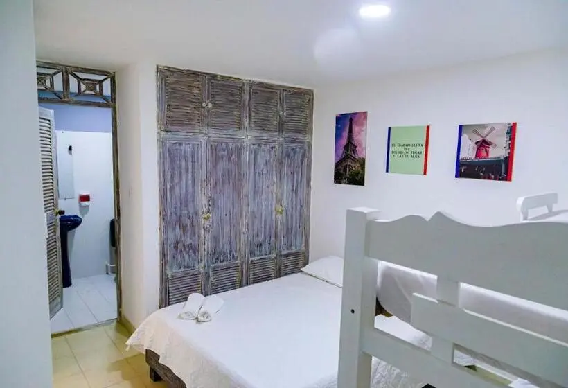 Economy Quadruple Room, Luna Cartagena Airport