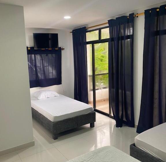 اتاق سوپریور چهار تخته, Luna Cartagena Airport