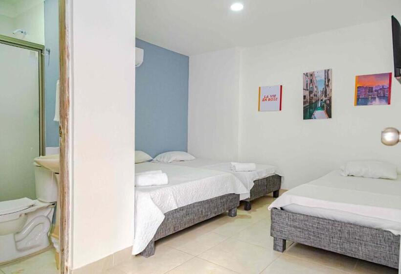 اتاق سوپریور چهار تخته, Luna Cartagena Airport