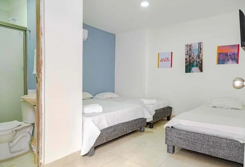 اتاق سوپریور چهار تخته, Luna Cartagena Airport