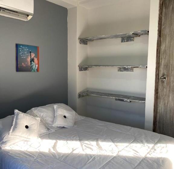 اتاق سوپریور چهار تخته, Luna Cartagena Airport