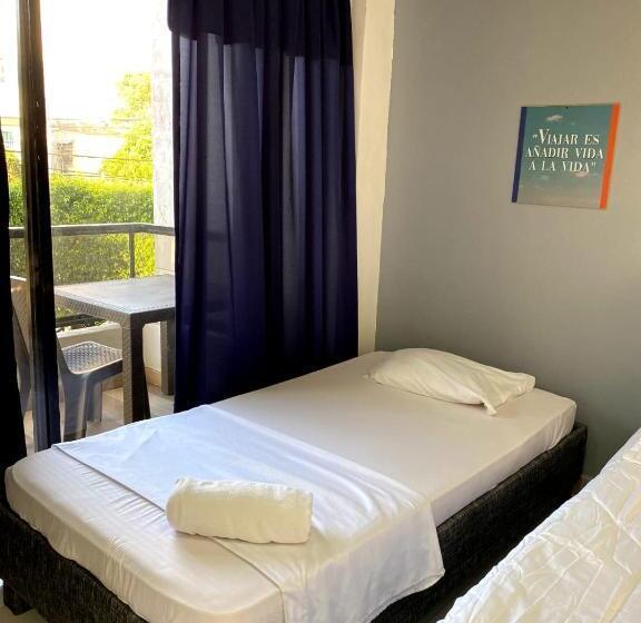 اتاق سوپریور چهار تخته, Luna Cartagena Airport