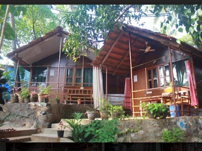 一居室高级别墅, Shiv Sai Huts