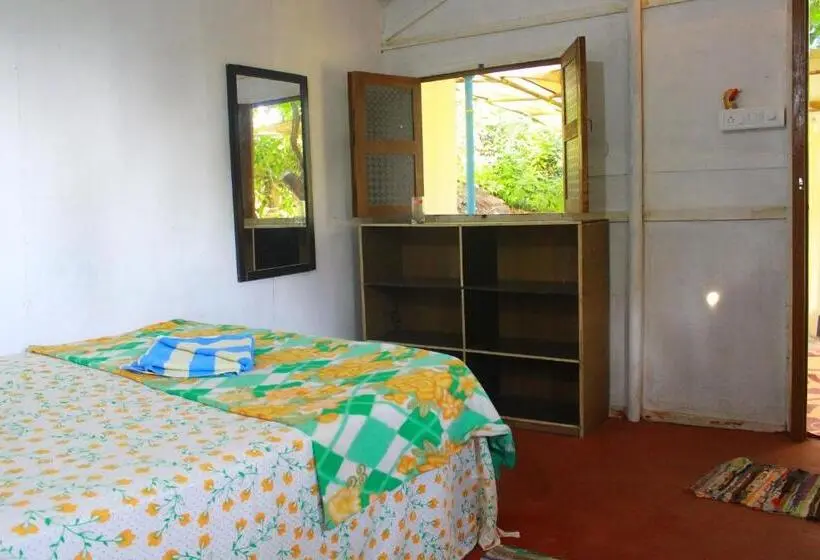 Chambre Economy, Shiv Sai Huts