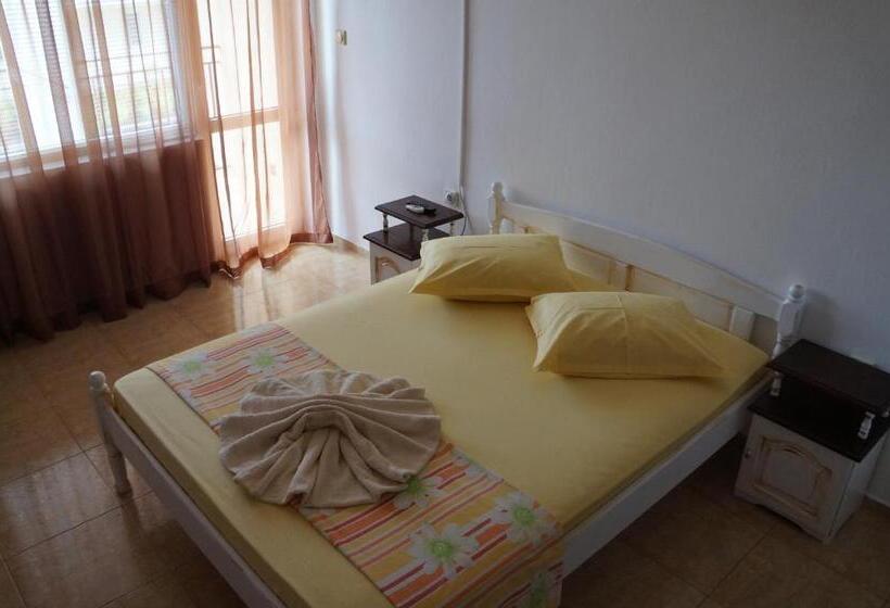 バルコニー付きスタンダードルーム, Guest House аnestievi