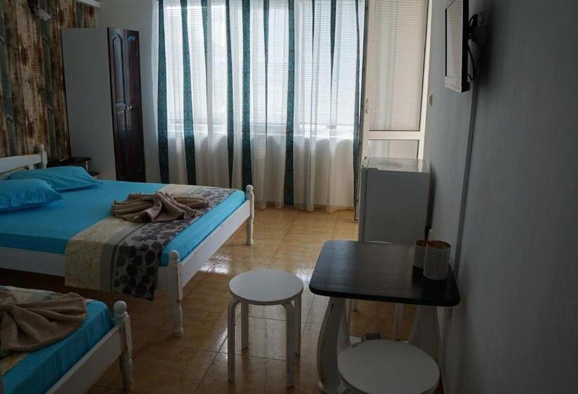 スタンダードトリプルルーム, Guest House аnestievi