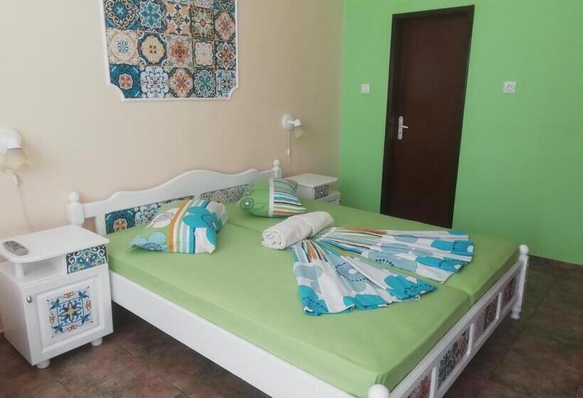 デラックスファミリールーム, Guest House аnestievi