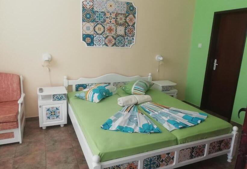 デラックスファミリールーム, Guest House аnestievi