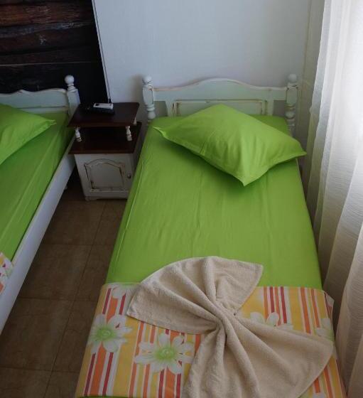 トリプルクラシックルーム, Guest House аnestievi