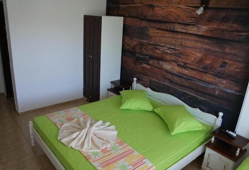 トリプルクラシックルーム, Guest House аnestievi