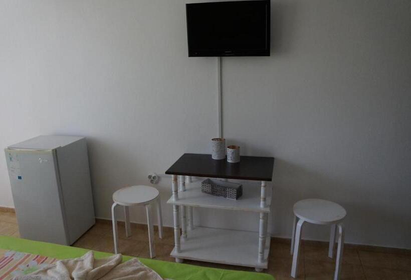 トリプルクラシックルーム, Guest House аnestievi