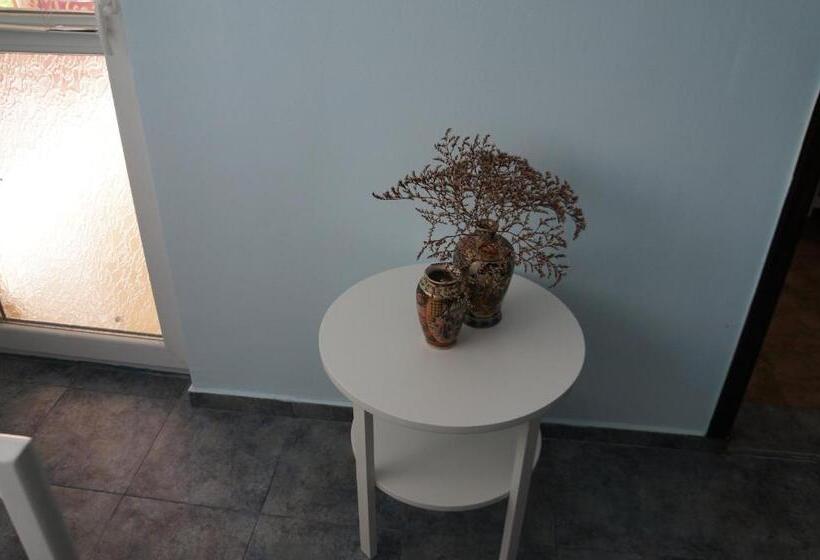 デラックスファミリールーム, Guest House аnestievi