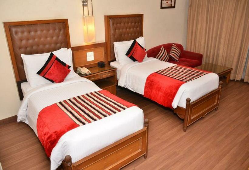 デラックスルーム, Regenta Place Amritsar By Royal Orchid Hotels Limited