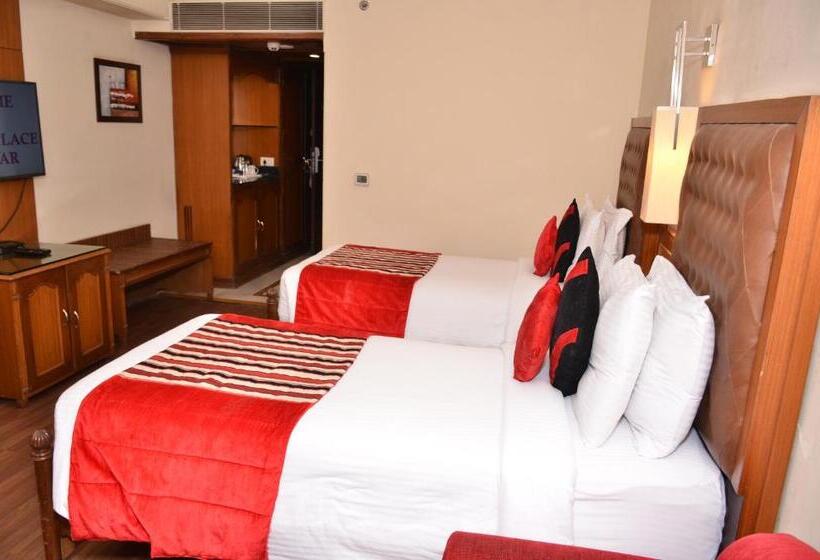 デラックスルーム, Regenta Place Amritsar By Royal Orchid Hotels Limited