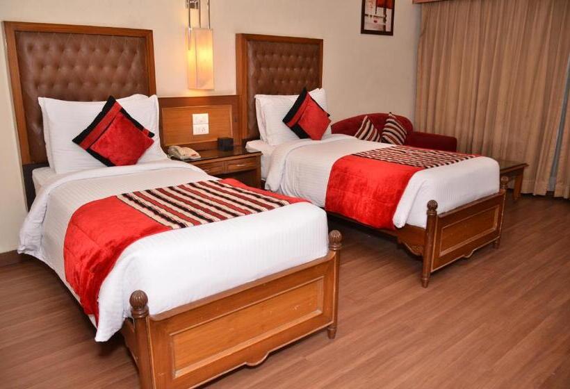 デラックスルーム, Regenta Place Amritsar By Royal Orchid Hotels Limited