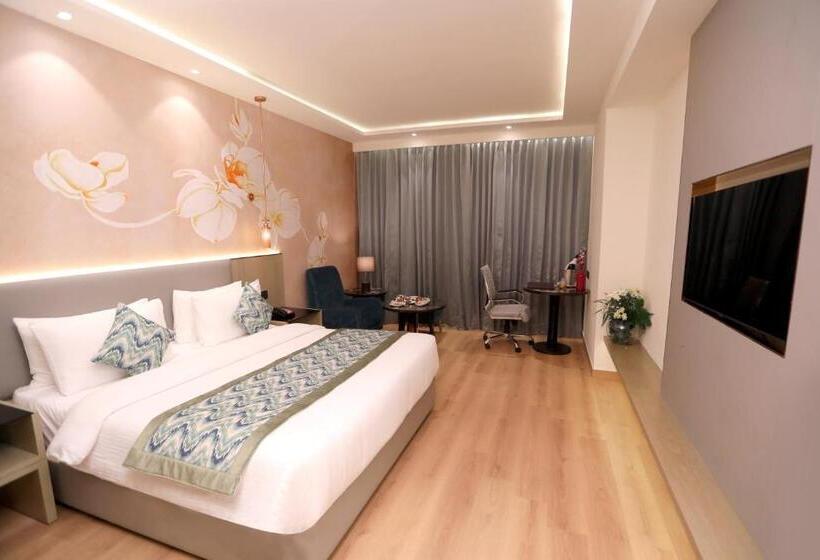 キングサイズベッドのスタンダードルーム, Regenta Place Amritsar By Royal Orchid Hotels Limited