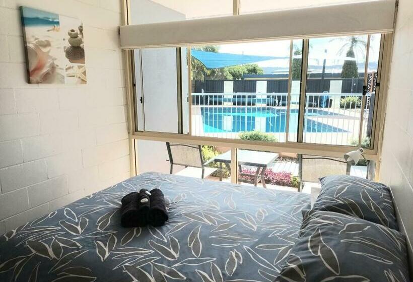 شقة غرفة واحدة, Grandeur Holiday Units